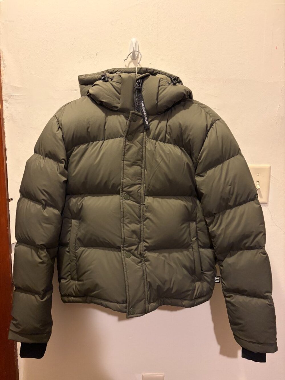 Aritzia Super Puff Shorty - cliMATTE Dark Olive Small - Picture 2 of 5